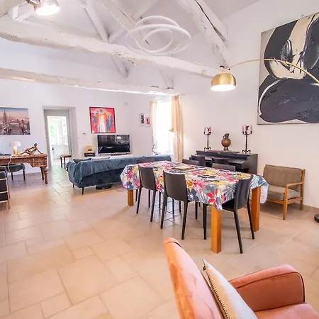 De Charme, Bastide Avec Piscine Nyaraló